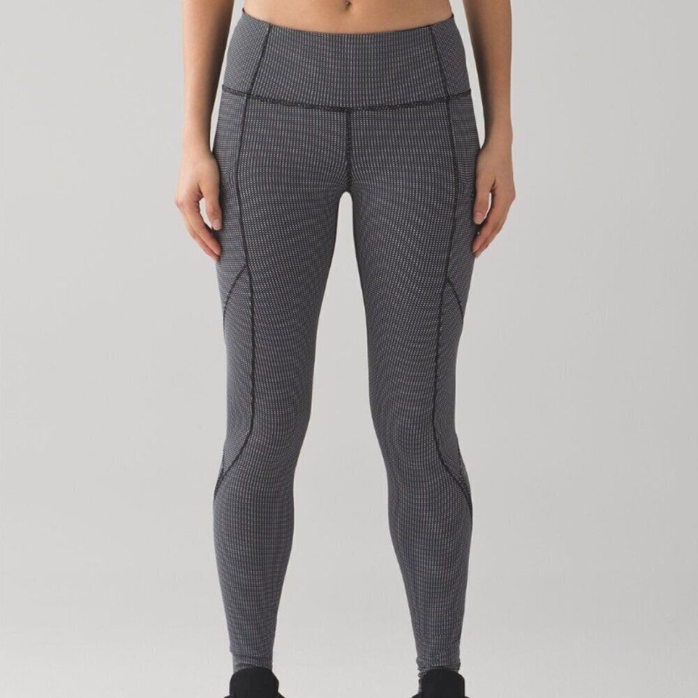 Lululemon Crusher Tight Size 6 Power Luxtreme Tiny Geo Black White W5AGIS $118 - Picture 2 of 10